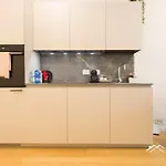 Waterfront Lux, 1br, Ac, Parking, Gym, Wifi By Tilo