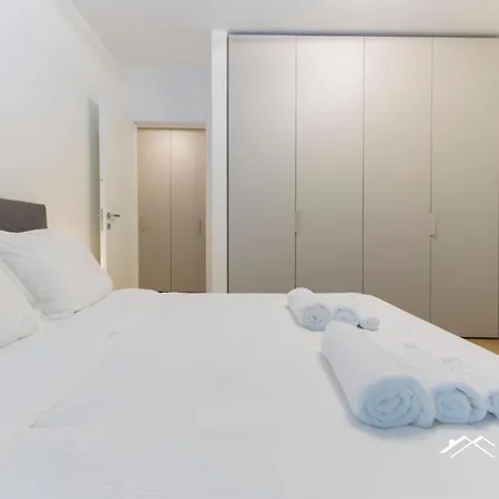Waterfront Lux, 1br, Ac, Parking, Gym, Wifi By Tilo