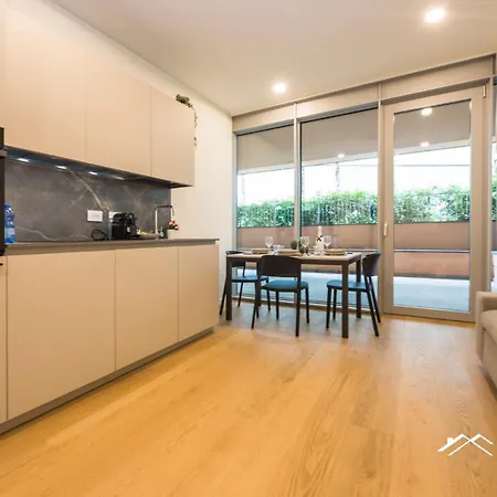 Lejlighed Waterfront Lux, 1br, Ac, Parking, Gym, Wifi By Tilo Genova