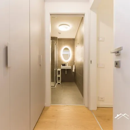 Waterfront Lux, 1br, Ac, Parking, Gym, Wifi By Tilo Appartamento *