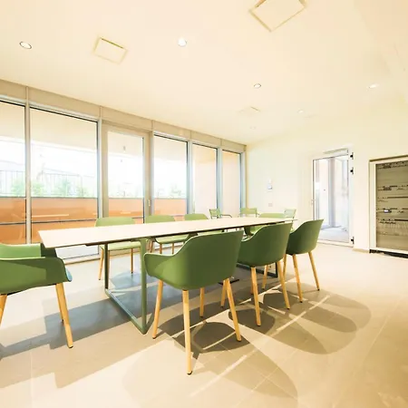 Waterfront Lux, 1br, Ac, Parking, Gym, Wifi By Tilo Genova