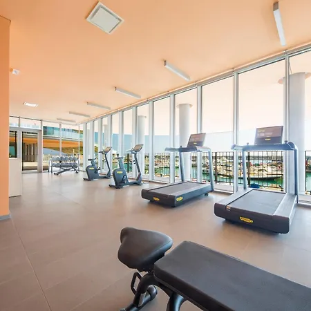 Appartamento Waterfront Lux, 1br, Ac, Parking, Gym, Wifi By Tilo Genova