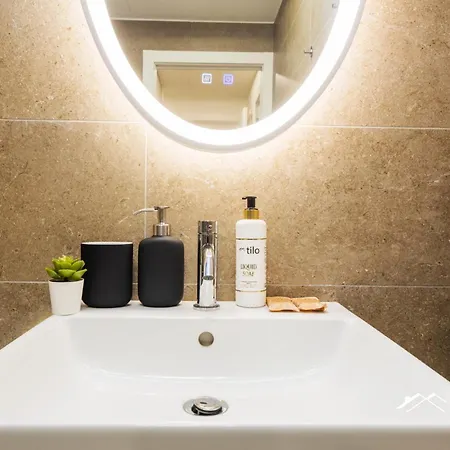 Lejlighed Waterfront Lux, 1br, Ac, Parking, Gym, Wifi By Tilo Genova
